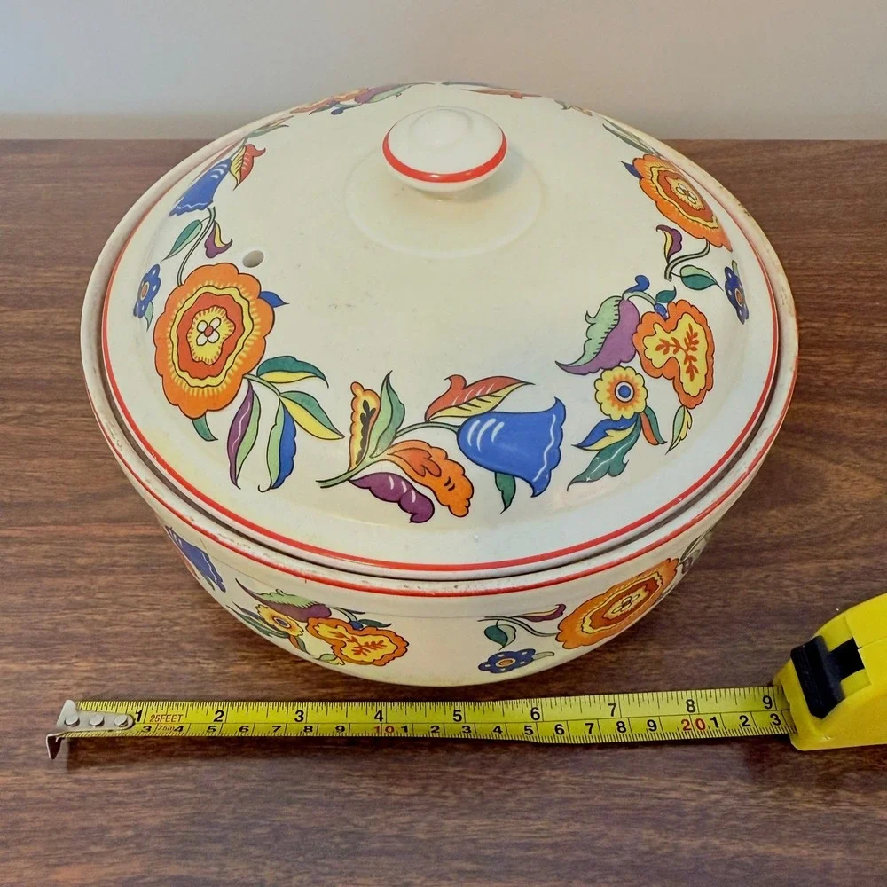 Vintage Halls Pottery‎ 2 Qt Round Covered Casserole w Lid Fantasy Flower Pattern